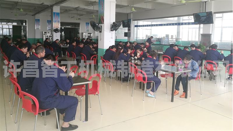 強(qiáng)化“食堂”管理，保障“舌尖”安全 許昌智工餐廳